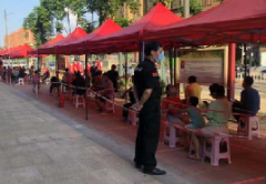 <b>眾志成城抗疫情，領(lǐng)威保安在一線(xiàn)</b>